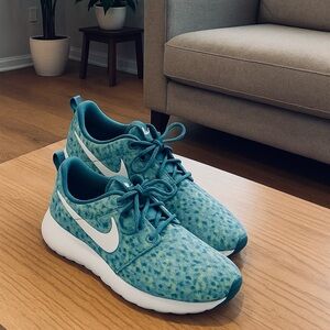 𝑵𝒊𝒌𝒆 𝑻𝒆𝒂𝒍 𝒂𝒏𝒅 𝒀𝒆𝒍𝒍𝒐𝒘 𝑷𝒂𝒕𝒕𝒆𝒓𝒏𝒆𝒅 𝑺𝒏𝒆𝒂𝒌𝒆𝒓𝒔